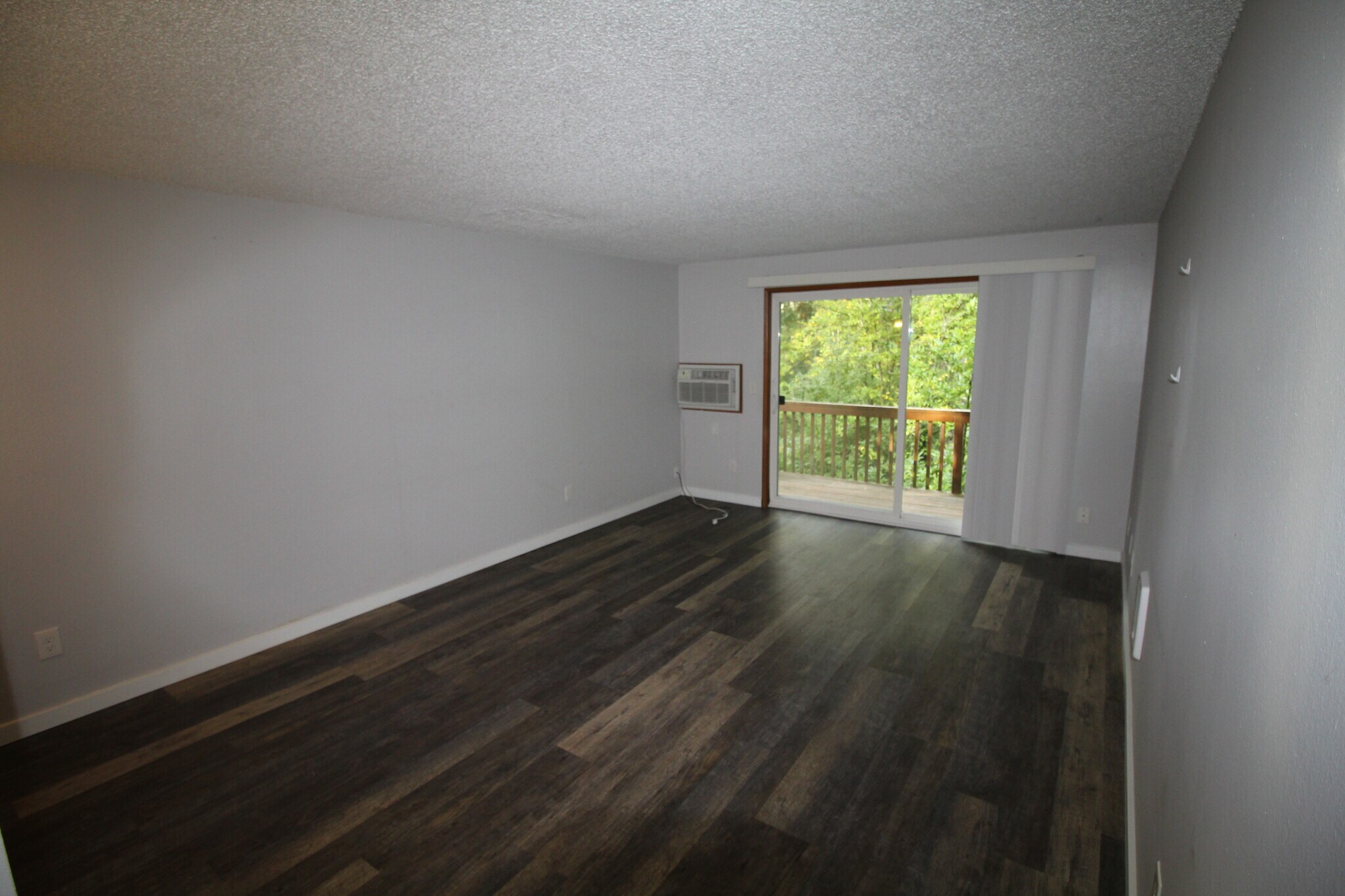 Living room with A/C - 4614 Lower Dr