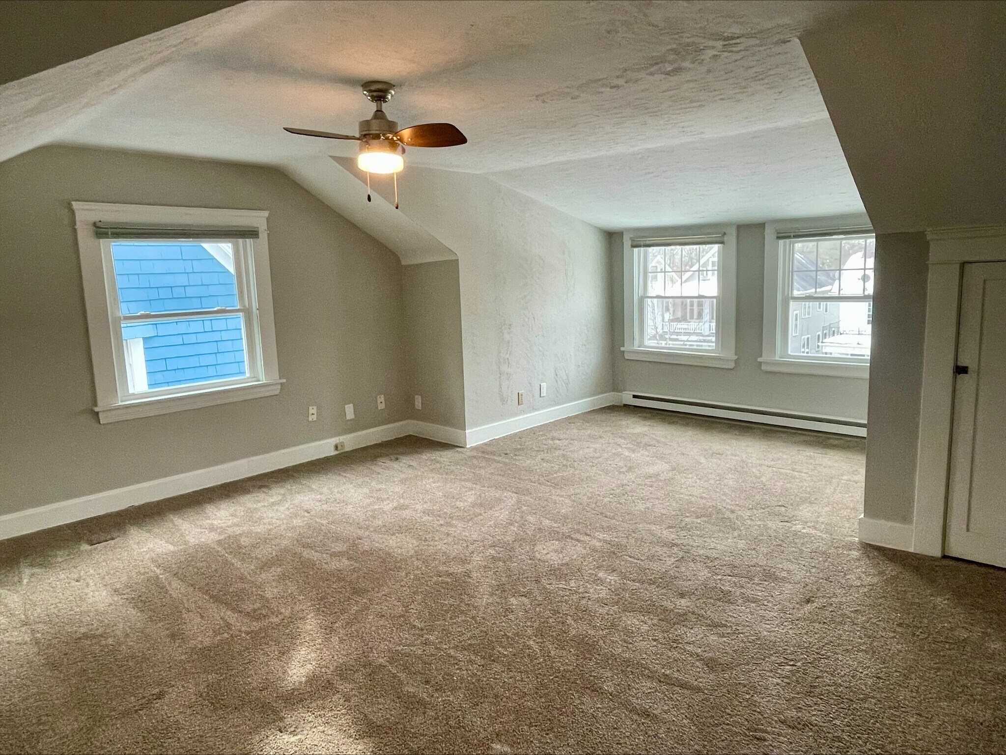 Building Photo - 2345 Grandview Ave