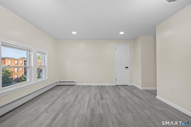 Building Photo - 81 Hungerford St