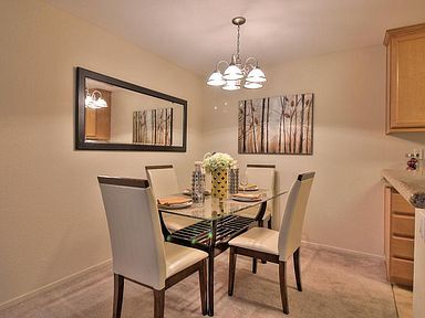 Building Photo - 2750 Somerset Park Cir
