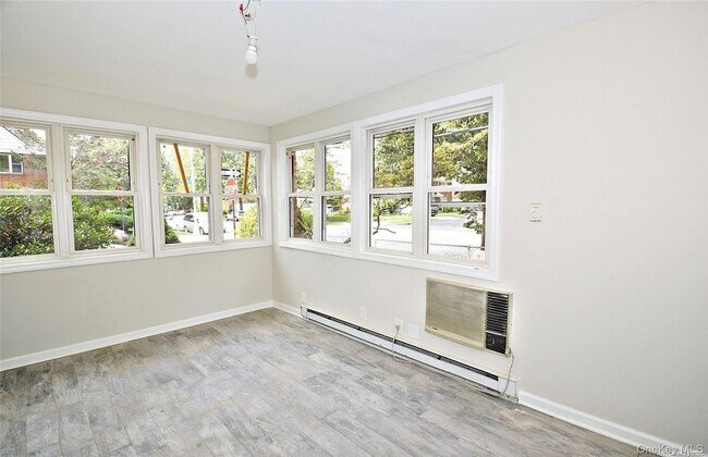 Building Photo - 75-03 197th St