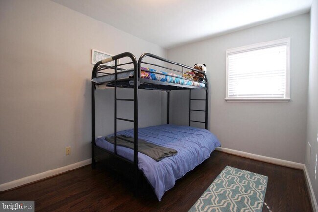 Building Photo - 3287 Annandale Rd