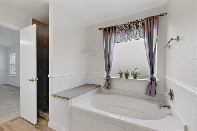 Building Photo - 415 Hidden Ridge Dr