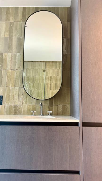 Building Photo - 610 Davis St