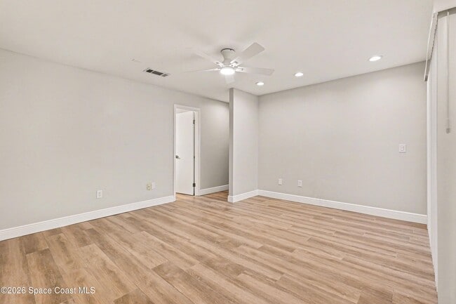 Building Photo - 320 Algiers Ave SE