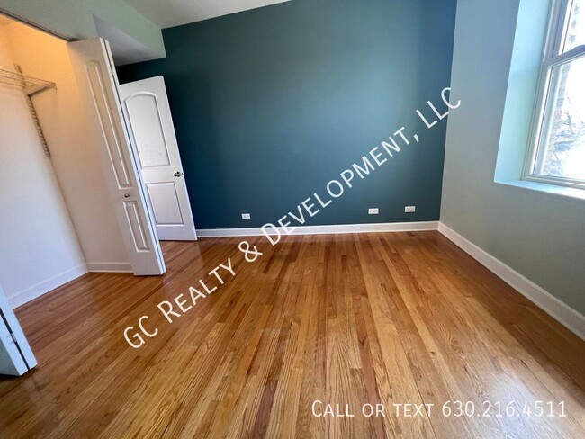 Building Photo - 1671 W Farwell Ave