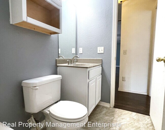 Building Photo - 3 br, 2 bath House - 15601 Acacia Rd