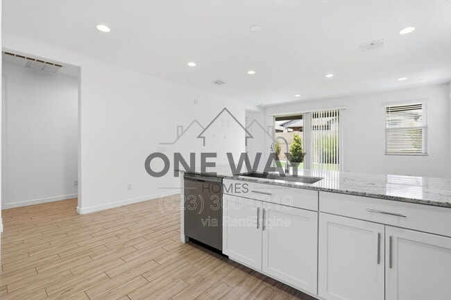 Building Photo - 2962 E Mohave Ln