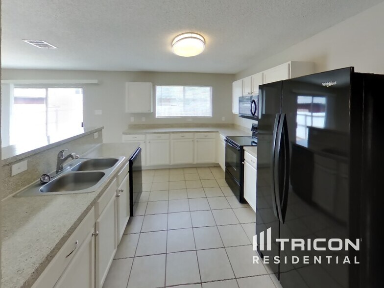 Building Photo - 304 Blairwood Dr