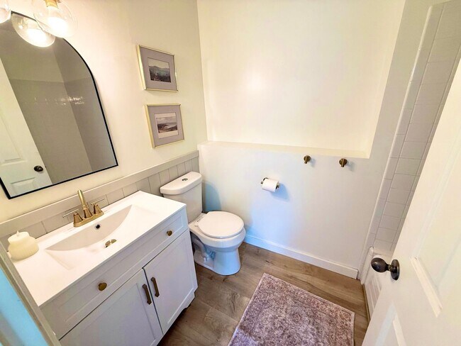 Building Photo - Beautiful Home in South Salt Lake City