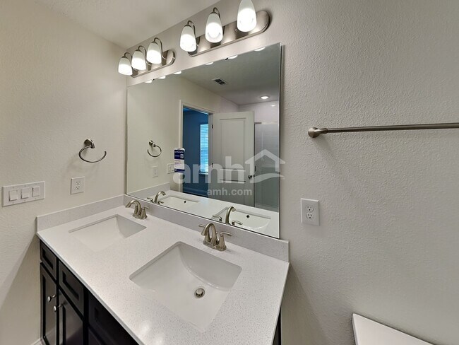 Building Photo - 6126 Little Blf Cir