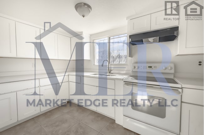 Primary Photo - 2Bed/1Bath Home AZ-51/Thomas Rd! $199 MOVE-IN SPECIAL! Ready for Immediate Move-In!