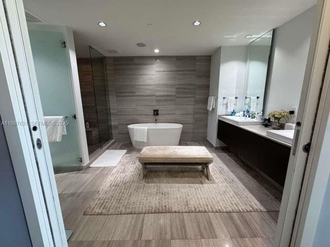 Building Photo - 3250 NE 188th St