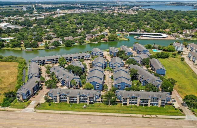 Building Photo - 18519 Egret Bay Blvd