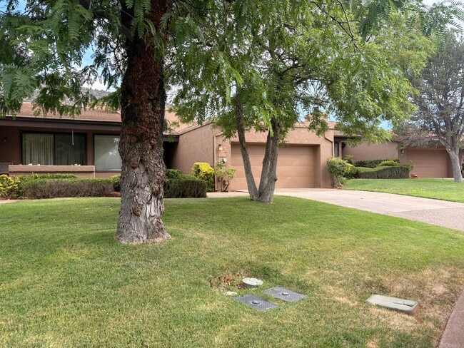Building Photo - Townhome -  Sedona/Village of Oak Creek -Canyon Mesa