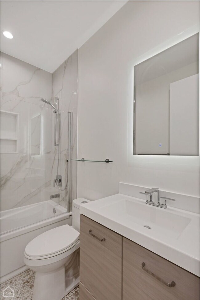 Building Photo - 2121 W Ohio St