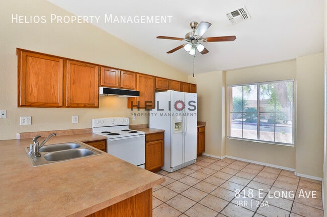 Building Photo - 818 E Long Ave