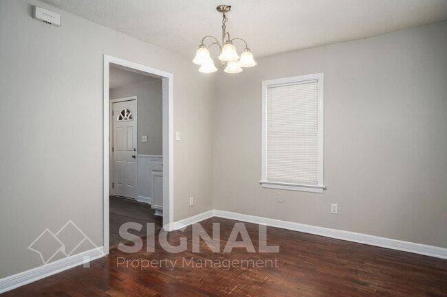 Building Photo - 912 2nd Ave