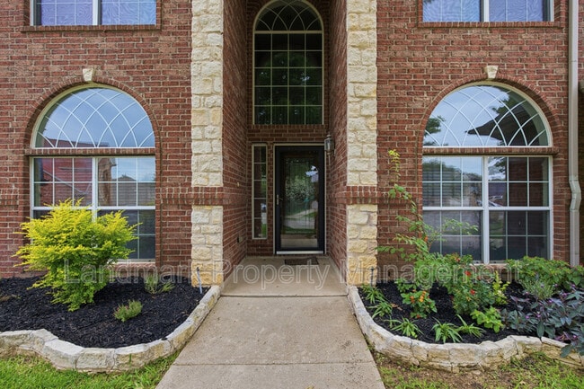 Building Photo - 2115 Lexington Dr