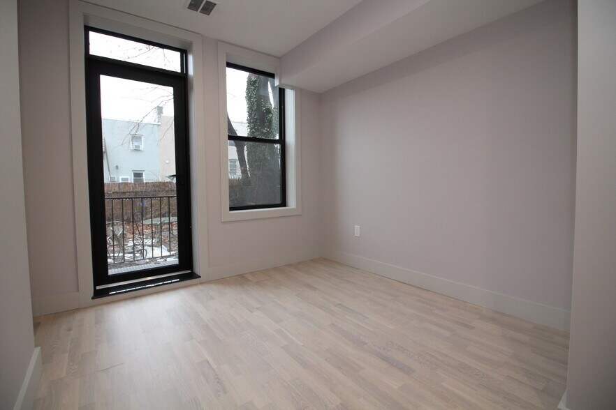 Backyard Access - 21 65th St
