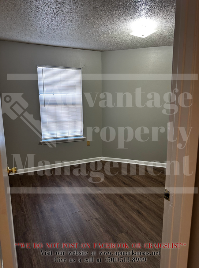 Building Photo - Cozy & Convenient 2-Bedroom Executive Suit...