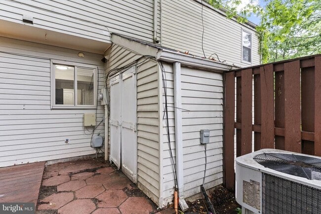 Building Photo - 1718 Brightwell Ct