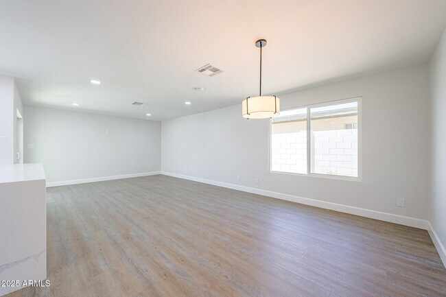 Building Photo - 11202 N 43rd Dr