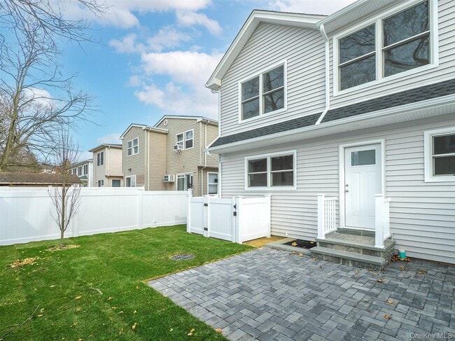 Building Photo - 35 B Dunwood Rd