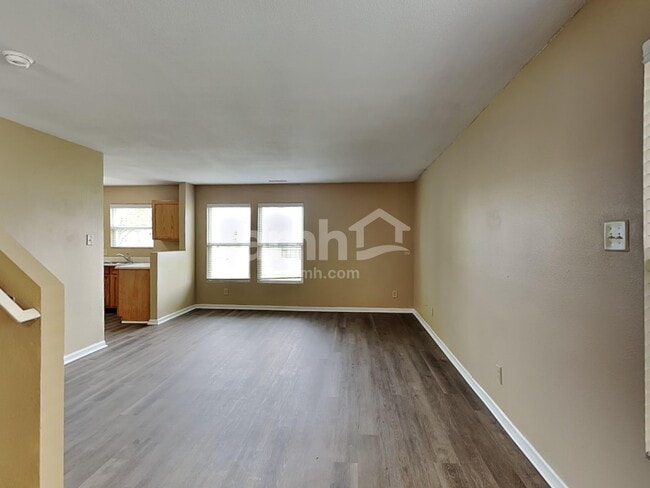 Building Photo - 944 Stonehurst Dr