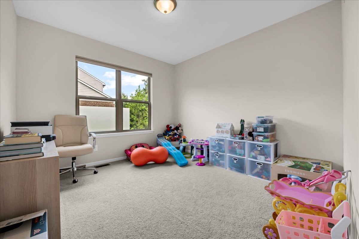 Building Photo - 41761 Steinbeck Gln