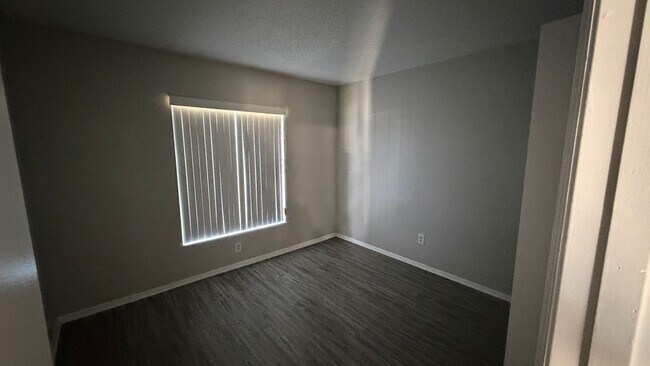 Building Photo - NICE HOME