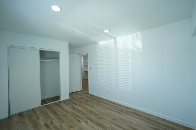 Building Photo - 26074 Bay Ave