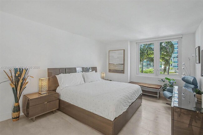 Building Photo - 2301 Collins Ave