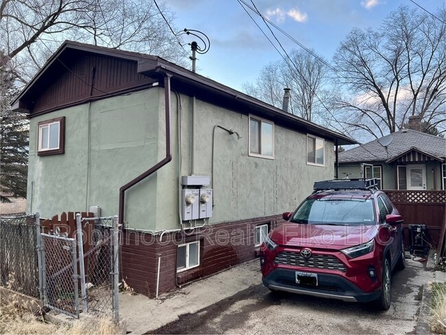 Building Photo - 756 1/2 Maple Street Unit A