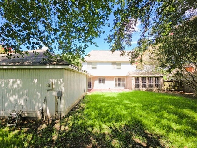 Building Photo - 2502 Fairwind Dr