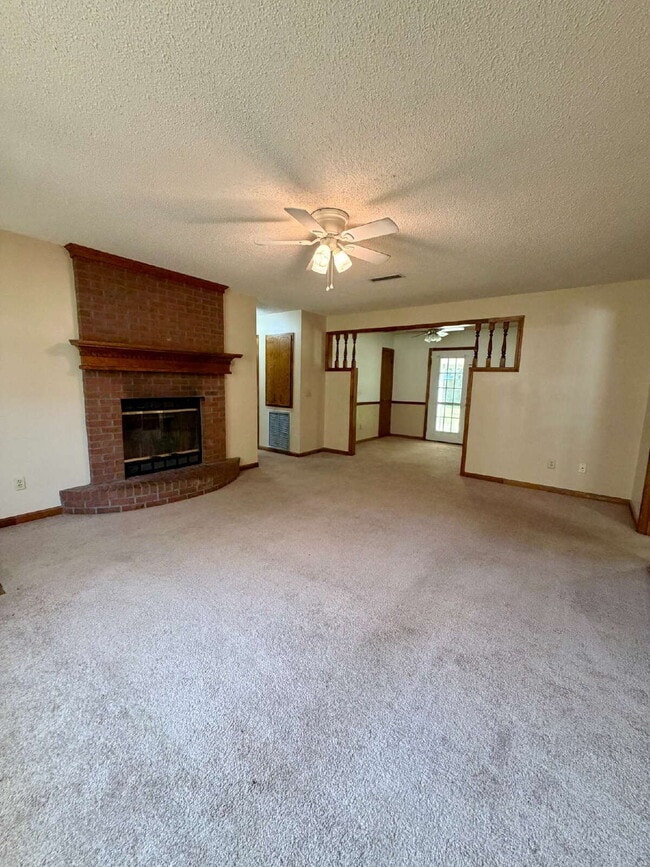 Building Photo - Home available FOR RENT in Daleville, AL