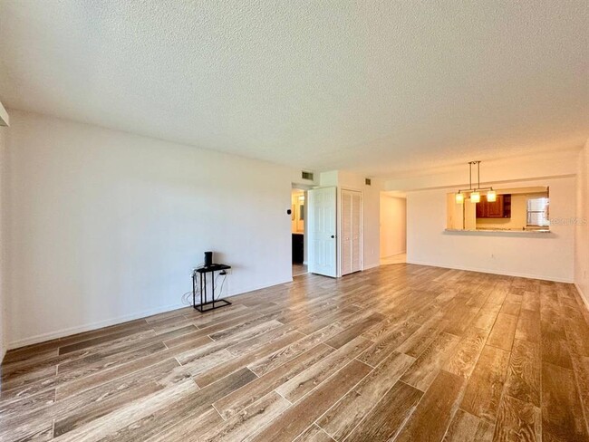Building Photo - 5537 Sea Forest Dr