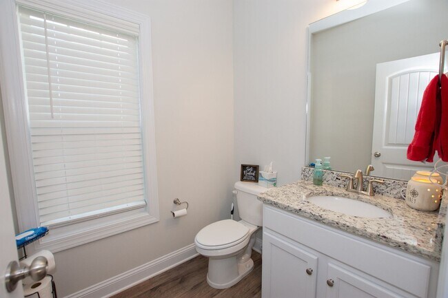 Building Photo - 516 Transom Wy