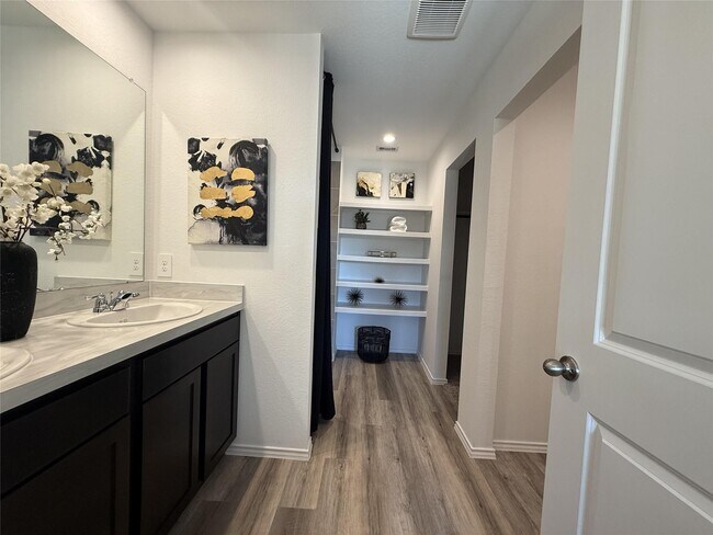 Building Photo - 16959 Sangiovese Dr