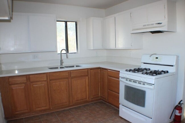 Building Photo - 21113 Nemophilia St