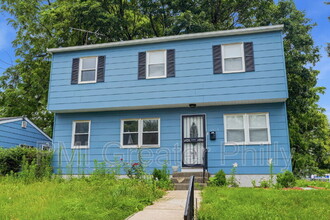Building Photo - 1523 W Cheltenham Ave