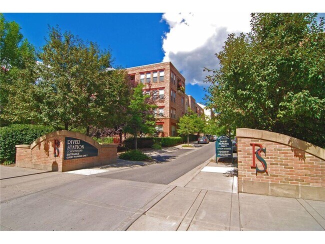 Building Photo - 660 N 2nd St