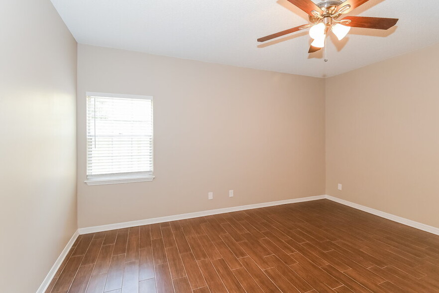 Building Photo - 8895 Chambore Dr