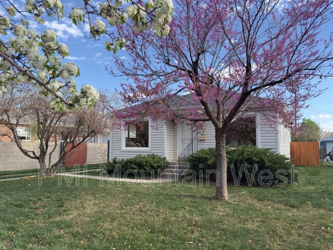 Building Photo - 1878 E Stratford Ave