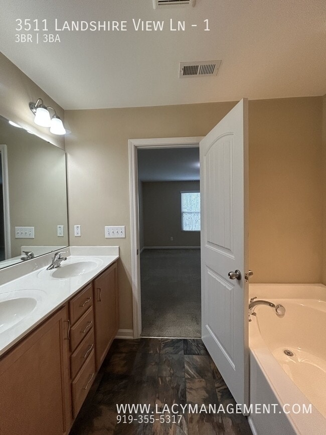 Building Photo - 3511 Landshire View Lane