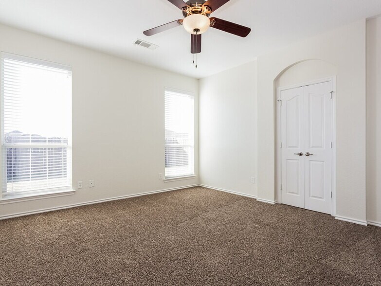Building Photo - 3804 Wellsburg Way