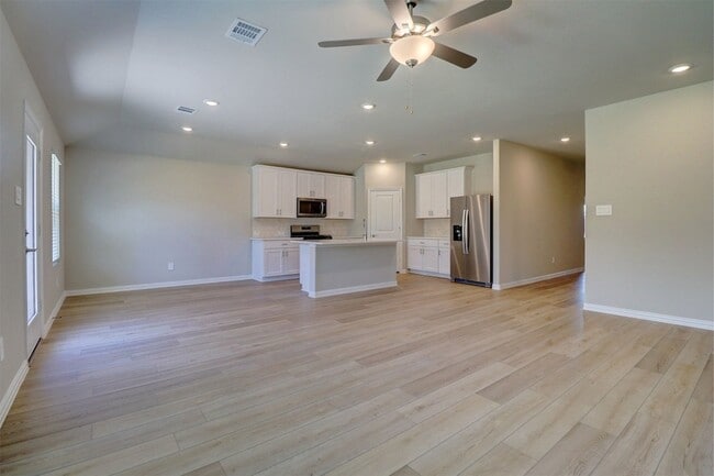 Building Photo - 3410 Pat Mayse Dr