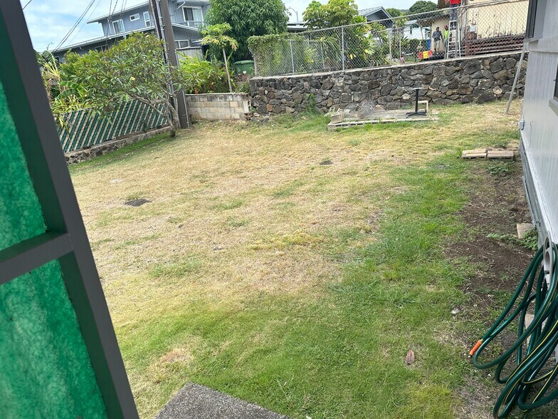 Outdoor space - 1816 Kaikunane Loop
