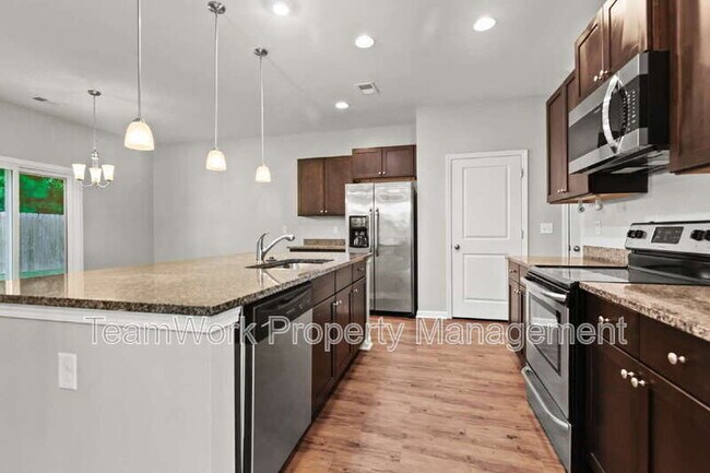 Building Photo - 145 Stoney Creek Way