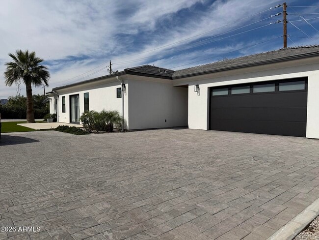 Building Photo - 8736 E Joshua Tree Ln